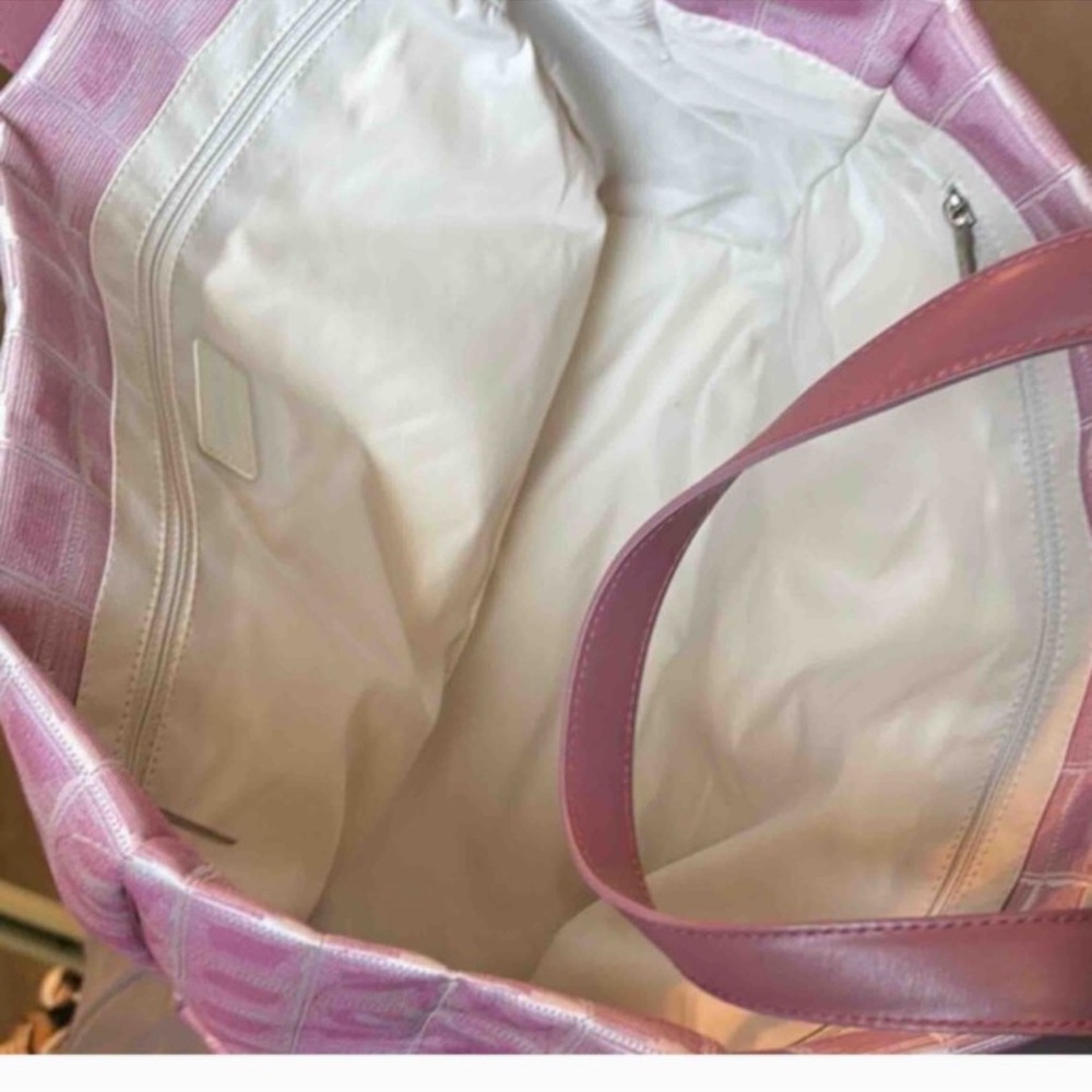 CHANEL Pink Checkered Tote Bag - Picture 7 of 9